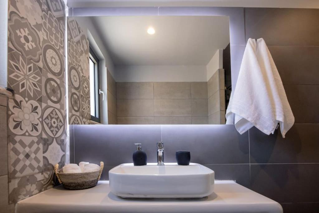 Pearl Suites And Villa Тинос Екстериор снимка